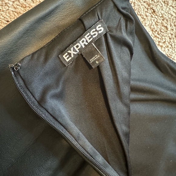 Express leather mini skirt - Picture 4 of 6